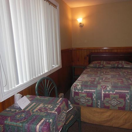 Motel Le Paysan Montreal Exterior photo