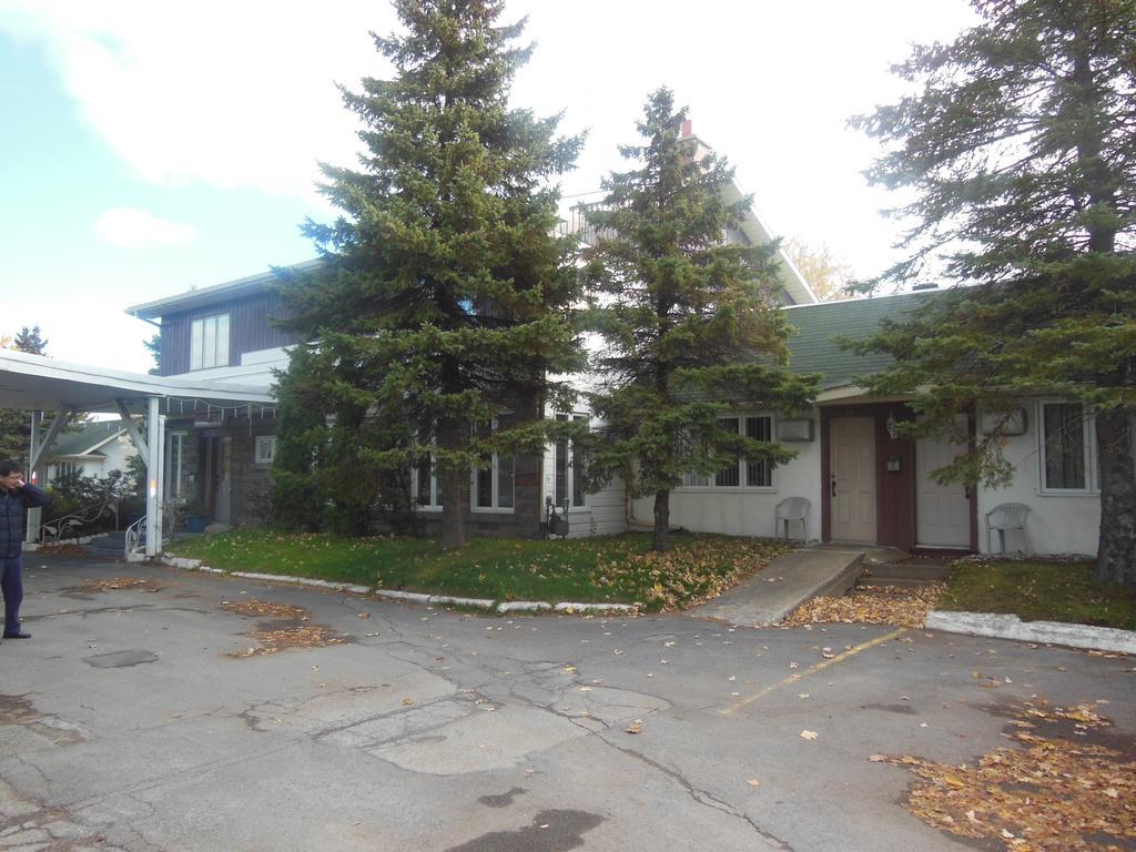 Motel Le Paysan Montreal Exterior photo