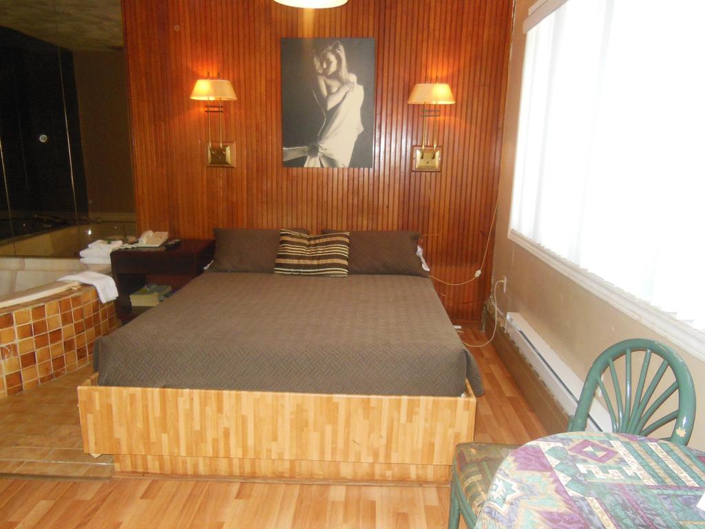 Motel Le Paysan Montreal Exterior photo