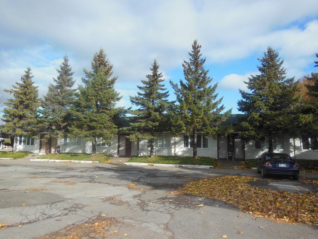 Motel Le Paysan Montreal Exterior photo